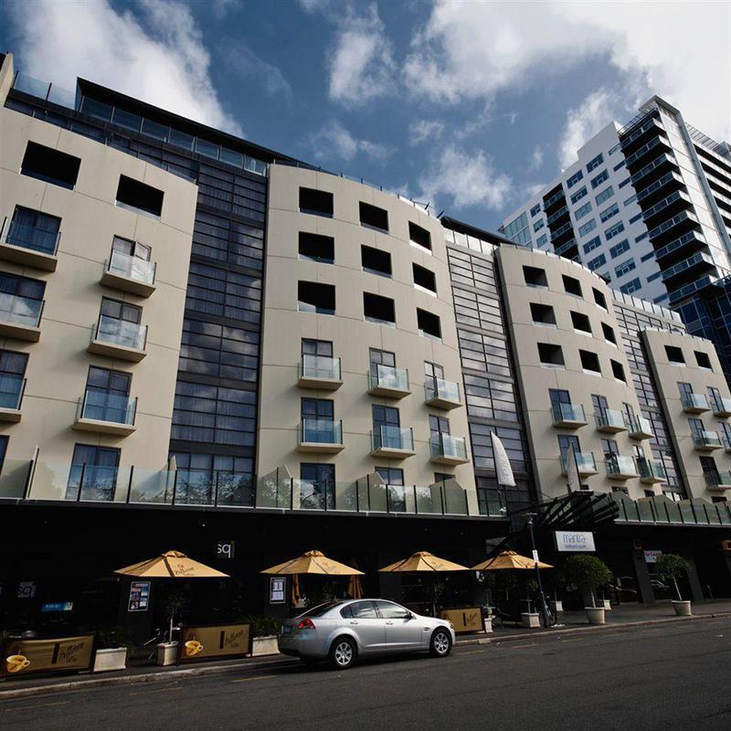 Mantra Hindmarsh Square Hotel Adelaide Exterior photo